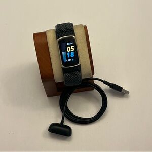 Fitbit charge 5 (tested, new band, Charger included)